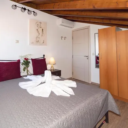 Sea Rock Rodos فيلة *