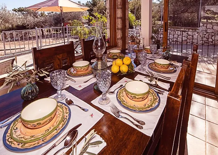 Sea Rock Rodos Arhángelosz