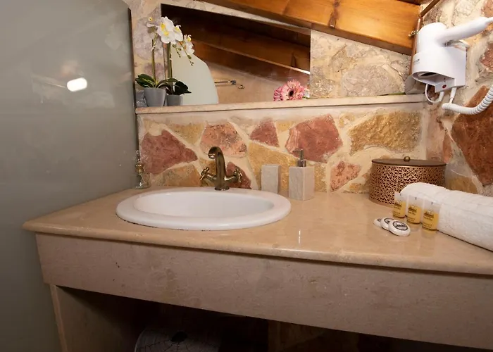 Sea Rock Rodos فيلة *